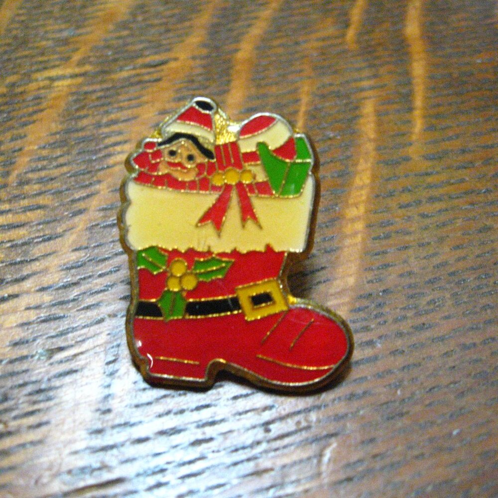 Santa Claus Saint Nick Boot Vintage Lapel Pin